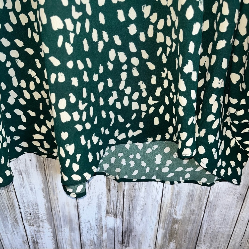 Jodifl Leopard Ballon Sleeve Oversized Green Blouse - Picture 4 of 6